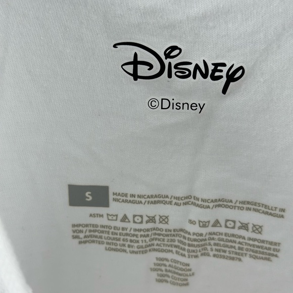 Disney Beauty and the Beast No One Lifts Like Gaston Badge T-Shirt - Picture 2 of 3
